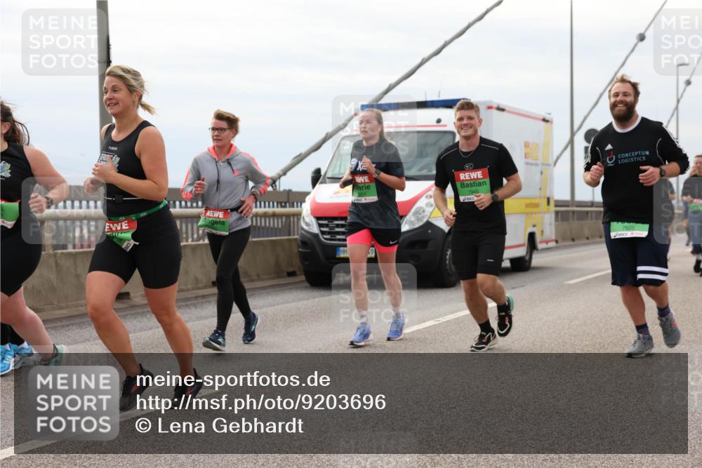 03.10.2025 - Köhlbrandbrückenlauf Lena Gebhardt http://msf.ph/oto/9203696 03.10.2025 15:54:00 Position 2 7945, 7622 meine-sportfotos.de