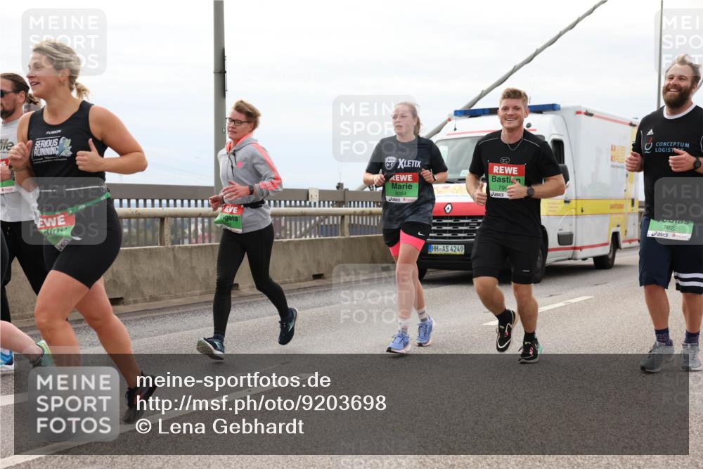 03.10.2025 - Köhlbrandbrückenlauf Lena Gebhardt http://msf.ph/oto/9203698 03.10.2025 15:54:00 Position 2 8054, 794, 4249, 7622 meine-sportfotos.de