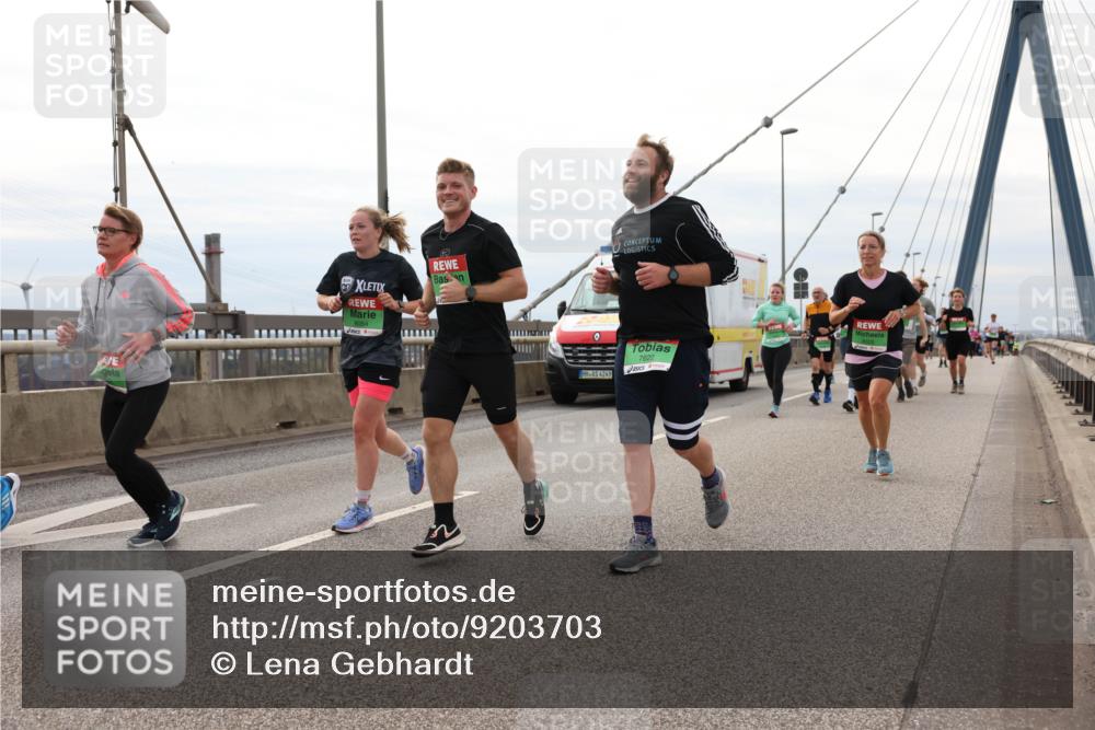 03.10.2025 - Köhlbrandbrückenlauf Lena Gebhardt http://msf.ph/oto/9203703 03.10.2025 15:54:01 Position 2 8054, 4249, 7622 meine-sportfotos.de