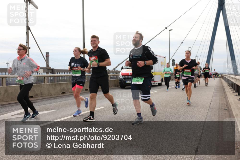 03.10.2025 - Köhlbrandbrückenlauf Lena Gebhardt http://msf.ph/oto/9203704 03.10.2025 15:54:01 Position 2 8054, 7622 meine-sportfotos.de