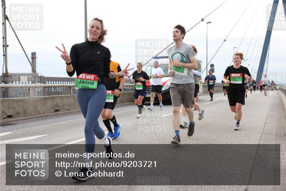 03.10.2025 - Köhlbrandbrückenlauf Lena Gebhardt http://msf.ph/oto/9203721 03.10.2025 15:54:05 Position 2 8839, 8128 meine-sportfotos.de