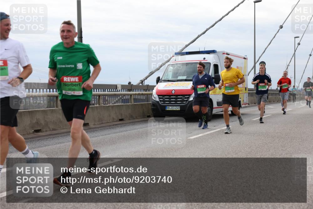 03.10.2025 - Köhlbrandbrückenlauf Lena Gebhardt http://msf.ph/oto/9203740 03.10.2025 15:54:08 Position 2 9610, 42, 85, 4, 4, 3, 4249 meine-sportfotos.de