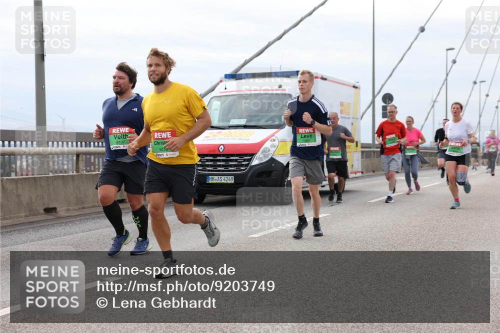 03.10.2025 - Köhlbrandbrückenlauf Lena Gebhardt http://msf.ph/oto/9203749 03.10.2025 15:54:09 Position 2 8107, 8119, 42, 85, 7960, 4249 meine-sportfotos.de