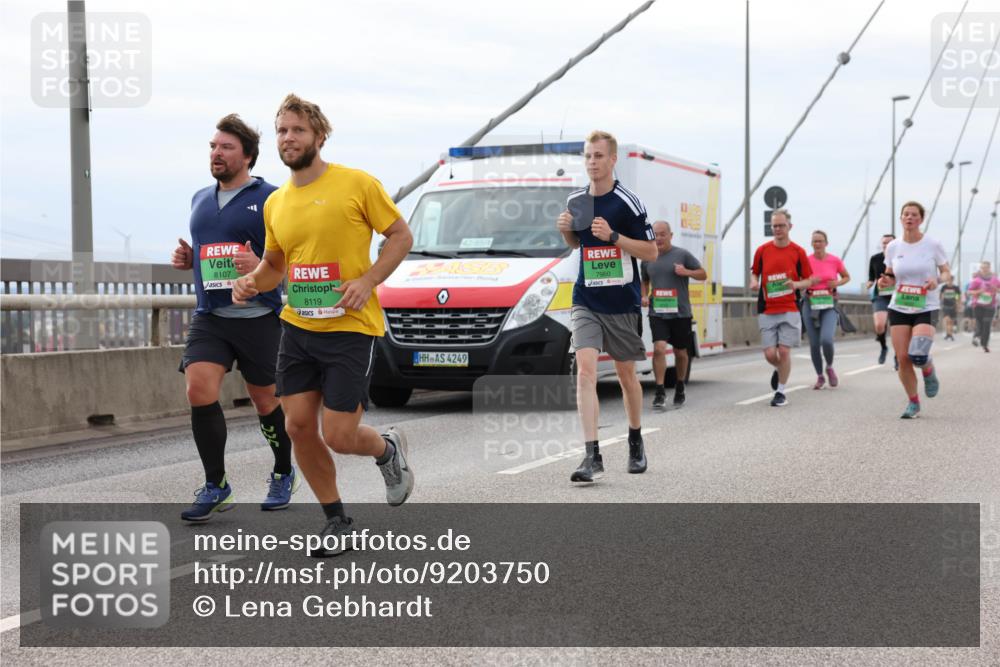03.10.2025 - Köhlbrandbrückenlauf Lena Gebhardt http://msf.ph/oto/9203750 03.10.2025 15:54:09 Position 2 8107, 8119, 42, 85, 4249 meine-sportfotos.de