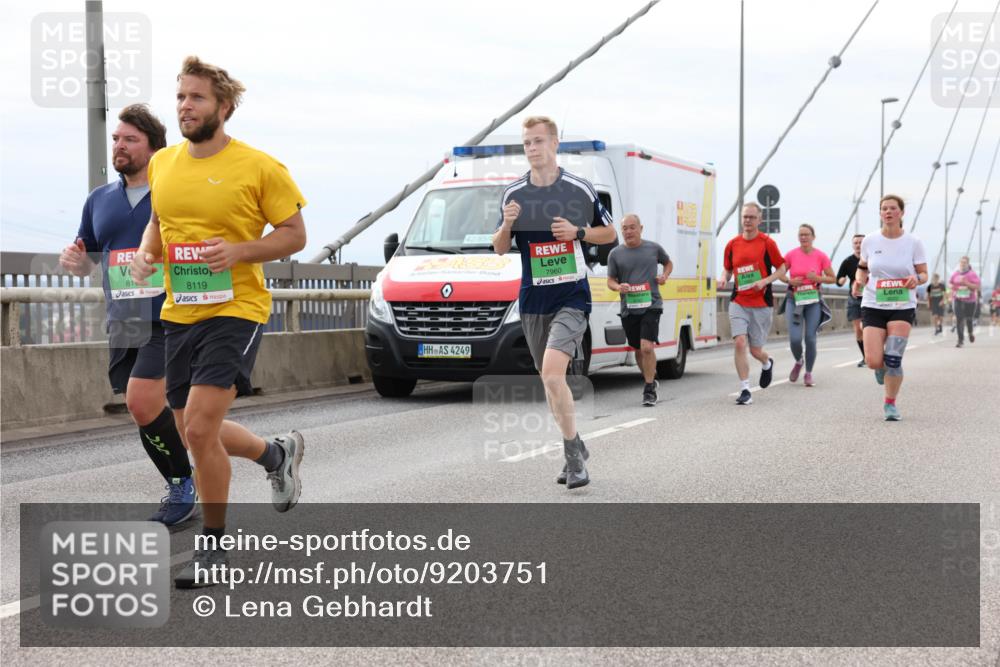 03.10.2025 - Köhlbrandbrückenlauf Lena Gebhardt http://msf.ph/oto/9203751 03.10.2025 15:54:10 Position 2 81, 8119, 42, 85, 4249, 7960 meine-sportfotos.de
