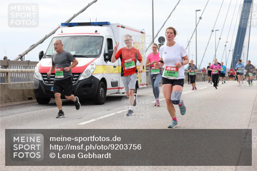 03.10.2025 - Köhlbrandbrückenlauf Lena Gebhardt http://msf.ph/oto/9203756 03.10.2025 15:54:11 Position 2 8742, 5, 1, 8460, 9222 meine-sportfotos.de