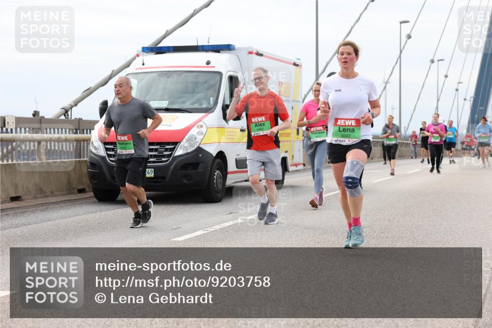 03.10.2025 - Köhlbrandbrückenlauf Lena Gebhardt http://msf.ph/oto/9203758 03.10.2025 15:54:11 Position 2 8742, 49, 42, 85, 4, 8460, 9222 meine-sportfotos.de