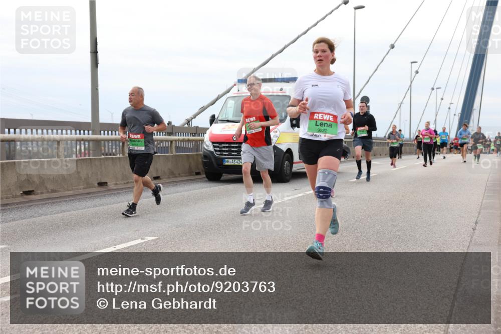 03.10.2025 - Köhlbrandbrückenlauf Lena Gebhardt http://msf.ph/oto/9203763 03.10.2025 15:54:12 Position 2 424, 9222 meine-sportfotos.de
