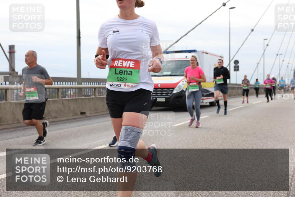 03.10.2025 - Köhlbrandbrückenlauf Lena Gebhardt http://msf.ph/oto/9203768 03.10.2025 15:54:12 Position 2 9222 meine-sportfotos.de