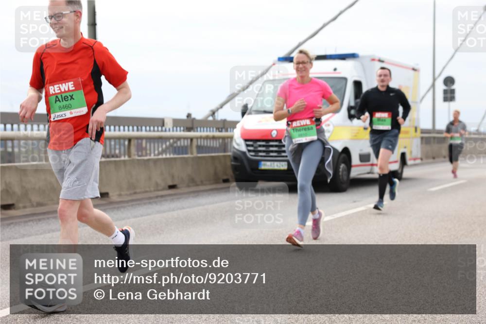 03.10.2025 - Köhlbrandbrückenlauf Lena Gebhardt http://msf.ph/oto/9203771 03.10.2025 15:54:13 Position 2 8460 meine-sportfotos.de