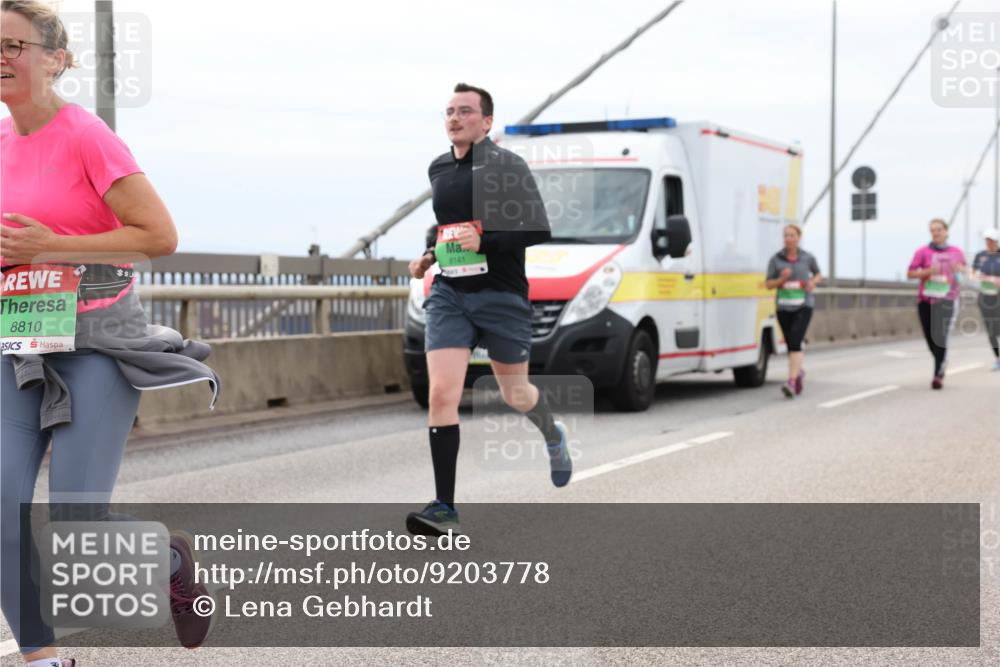 03.10.2025 - Köhlbrandbrückenlauf Lena Gebhardt http://msf.ph/oto/9203778 03.10.2025 15:54:14 Position 2 8810, 8141 meine-sportfotos.de