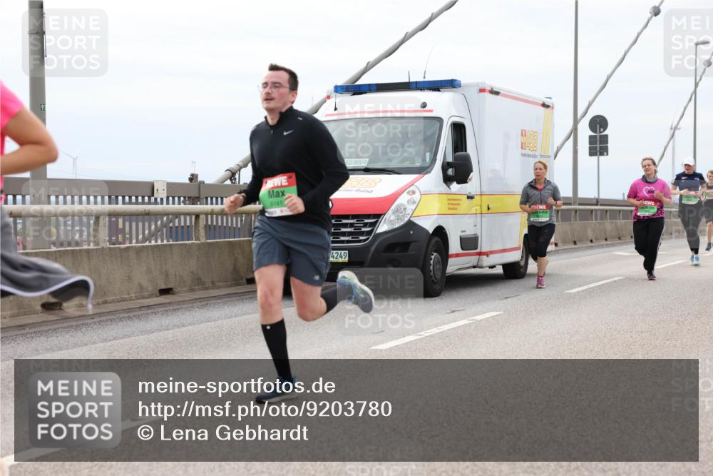 03.10.2025 - Köhlbrandbrückenlauf Lena Gebhardt http://msf.ph/oto/9203780 03.10.2025 15:54:14 Position 2 8141, 42, 85, 1, 4249 meine-sportfotos.de
