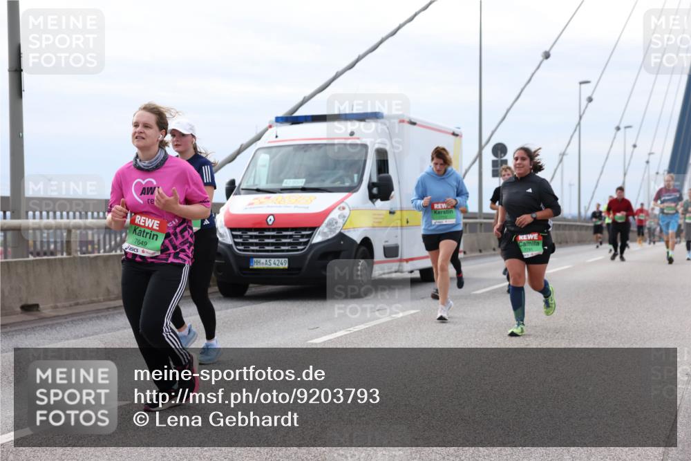 03.10.2025 - Köhlbrandbrückenlauf Lena Gebhardt http://msf.ph/oto/9203793 03.10.2025 15:54:19 Position 2 7649, 4249, 7785 meine-sportfotos.de