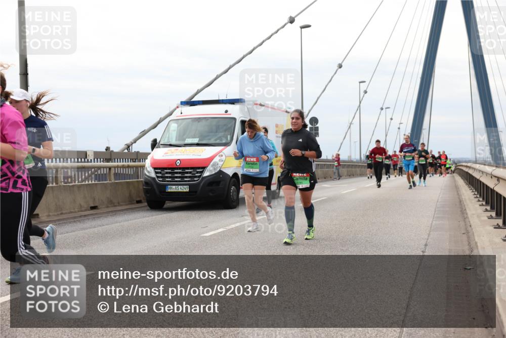 03.10.2025 - Köhlbrandbrückenlauf Lena Gebhardt http://msf.ph/oto/9203794 03.10.2025 15:54:19 Position 2 42, 85, 4249, 7785 meine-sportfotos.de