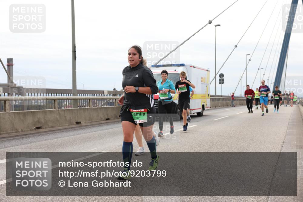 03.10.2025 - Köhlbrandbrückenlauf Lena Gebhardt http://msf.ph/oto/9203799 03.10.2025 15:54:21 Position 2 7785, 8161 meine-sportfotos.de