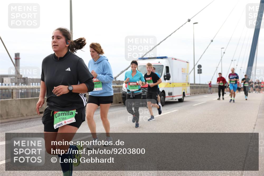 03.10.2025 - Köhlbrandbrückenlauf Lena Gebhardt http://msf.ph/oto/9203800 03.10.2025 15:54:21 Position 2 7785, 12, 8161 meine-sportfotos.de