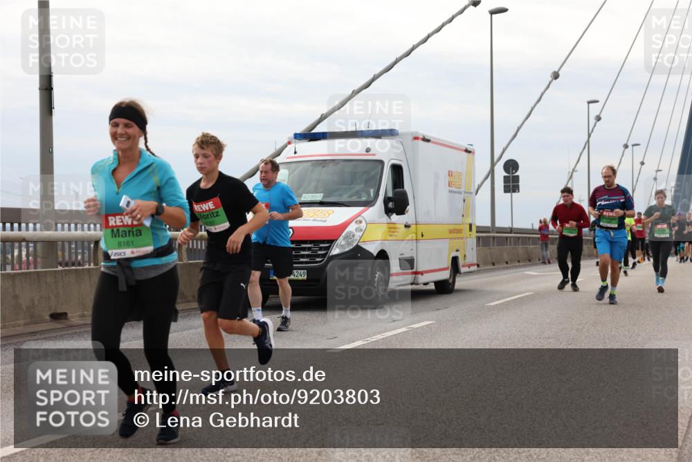 03.10.2025 - Köhlbrandbrückenlauf Lena Gebhardt http://msf.ph/oto/9203803 03.10.2025 15:54:22 Position 2 8161, 42, 85, 1, 4249 meine-sportfotos.de