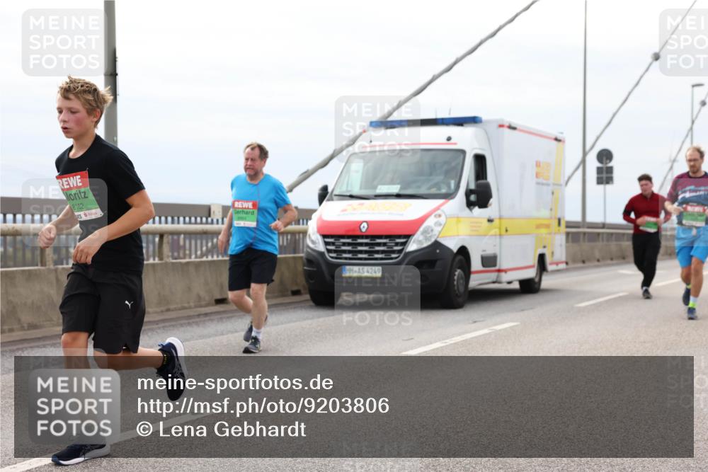 03.10.2025 - Köhlbrandbrückenlauf Lena Gebhardt http://msf.ph/oto/9203806 03.10.2025 15:54:23 Position 2 8162, 4249 meine-sportfotos.de