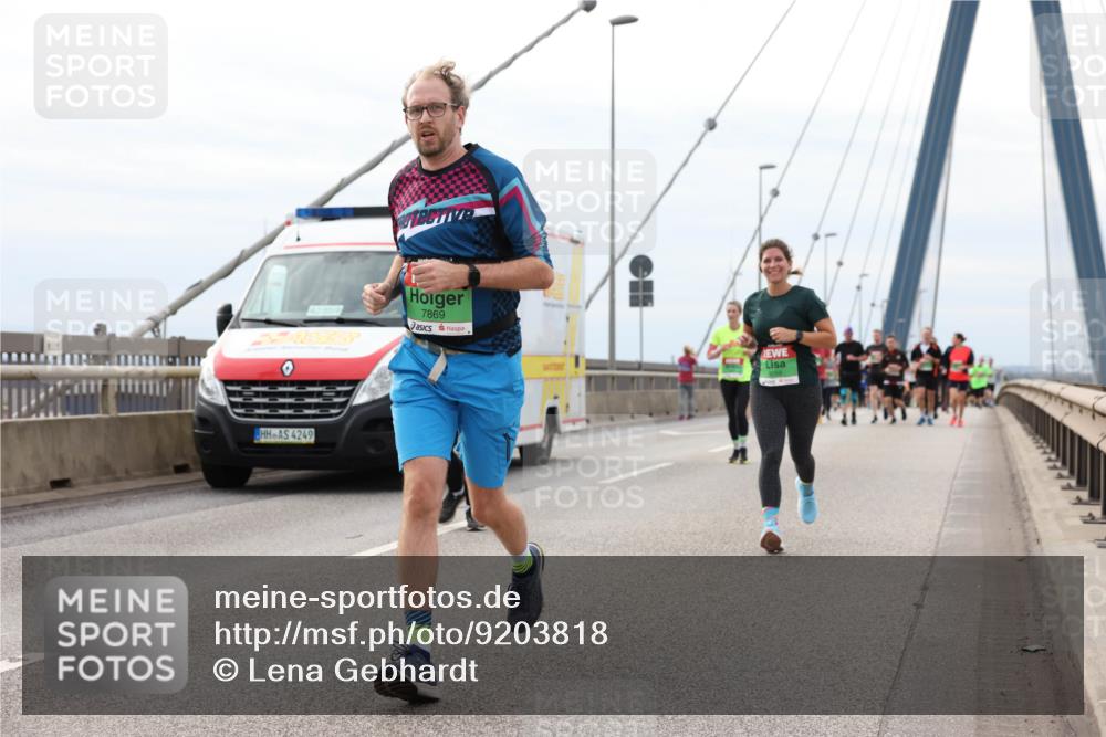 03.10.2025 - Köhlbrandbrückenlauf Lena Gebhardt http://msf.ph/oto/9203818 03.10.2025 15:54:25 Position 2 4249, 7869 meine-sportfotos.de