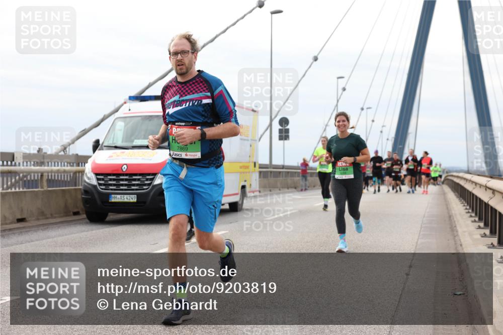 03.10.2025 - Köhlbrandbrückenlauf Lena Gebhardt http://msf.ph/oto/9203819 03.10.2025 15:54:25 Position 2 4249, 7869 meine-sportfotos.de