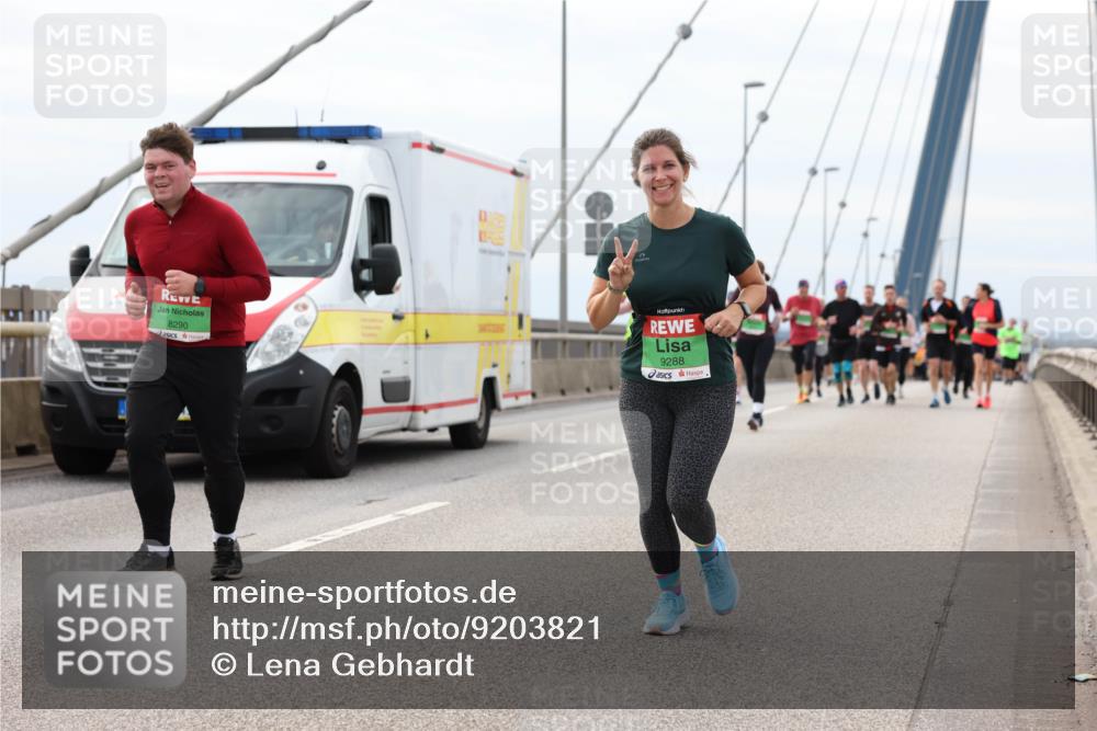 03.10.2025 - Köhlbrandbrückenlauf Lena Gebhardt http://msf.ph/oto/9203821 03.10.2025 15:54:26 Position 2 8290, 9288 meine-sportfotos.de