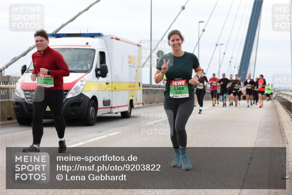 03.10.2025 - Köhlbrandbrückenlauf Lena Gebhardt http://msf.ph/oto/9203822 03.10.2025 15:54:26 Position 2 8290, 9288 meine-sportfotos.de