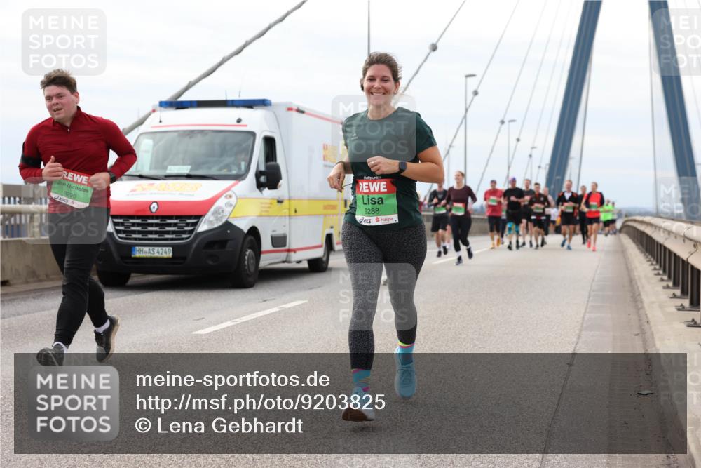 03.10.2025 - Köhlbrandbrückenlauf Lena Gebhardt http://msf.ph/oto/9203825 03.10.2025 15:54:27 Position 2 8290, 4249, 9288 meine-sportfotos.de