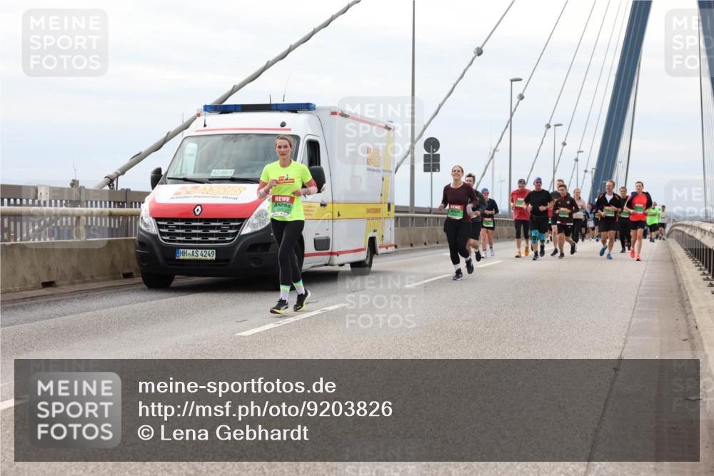 03.10.2025 - Köhlbrandbrückenlauf Lena Gebhardt http://msf.ph/oto/9203826 03.10.2025 15:54:28 Position 2 42, 85, 4, 4249 meine-sportfotos.de