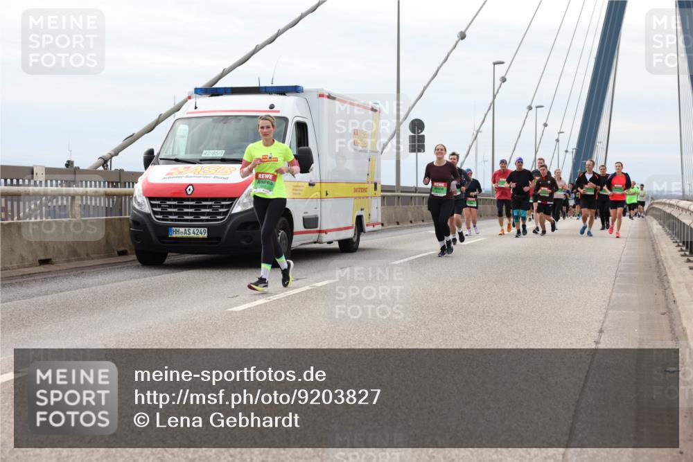 03.10.2025 - Köhlbrandbrückenlauf Lena Gebhardt http://msf.ph/oto/9203827 03.10.2025 15:54:28 Position 2 42, 85, 4, 4249 meine-sportfotos.de