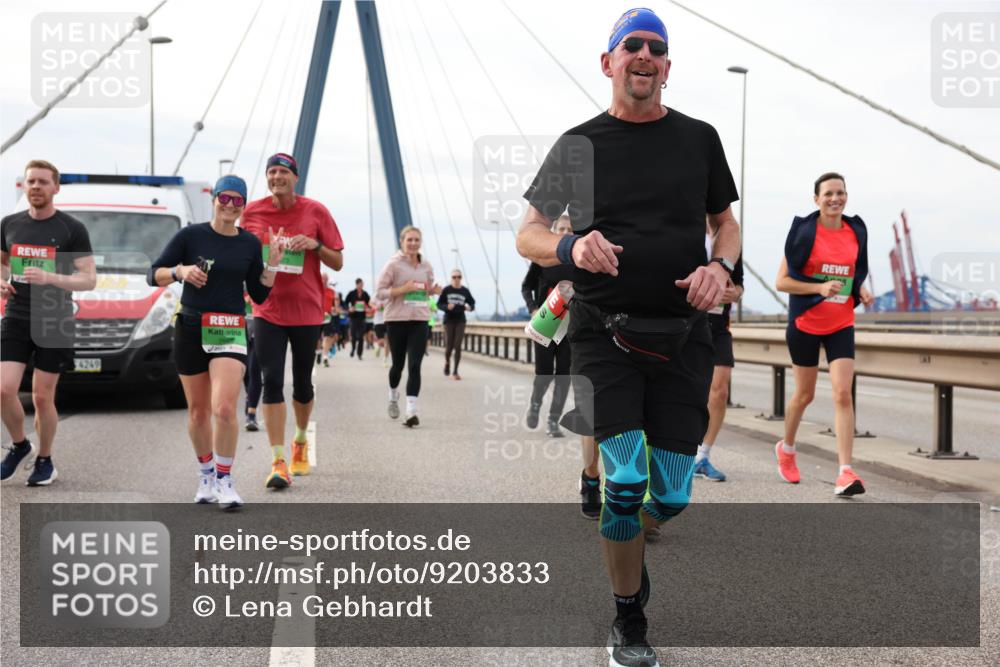 03.10.2025 - Köhlbrandbrückenlauf Lena Gebhardt http://msf.ph/oto/9203833 03.10.2025 15:54:36 Position 2 54249 meine-sportfotos.de