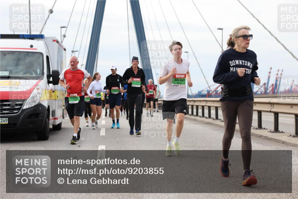 03.10.2025 - Köhlbrandbrückenlauf Lena Gebhardt http://msf.ph/oto/9203855 03.10.2025 15:54:41 Position 2 185, 4, 249, 8120, 9431 meine-sportfotos.de