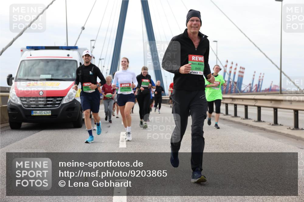 03.10.2025 - Köhlbrandbrückenlauf Lena Gebhardt http://msf.ph/oto/9203865 03.10.2025 15:54:44 Position 2 488, 4249, 8480 meine-sportfotos.de