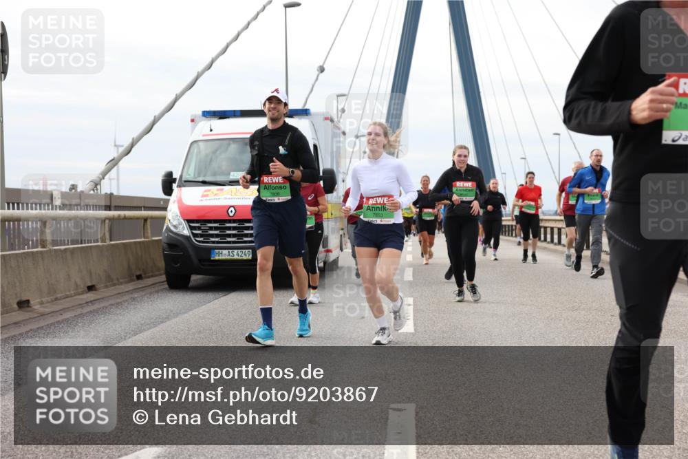 03.10.2025 - Köhlbrandbrückenlauf Lena Gebhardt http://msf.ph/oto/9203867 03.10.2025 15:54:45 Position 2 42, 7808, 7853, 4249 meine-sportfotos.de