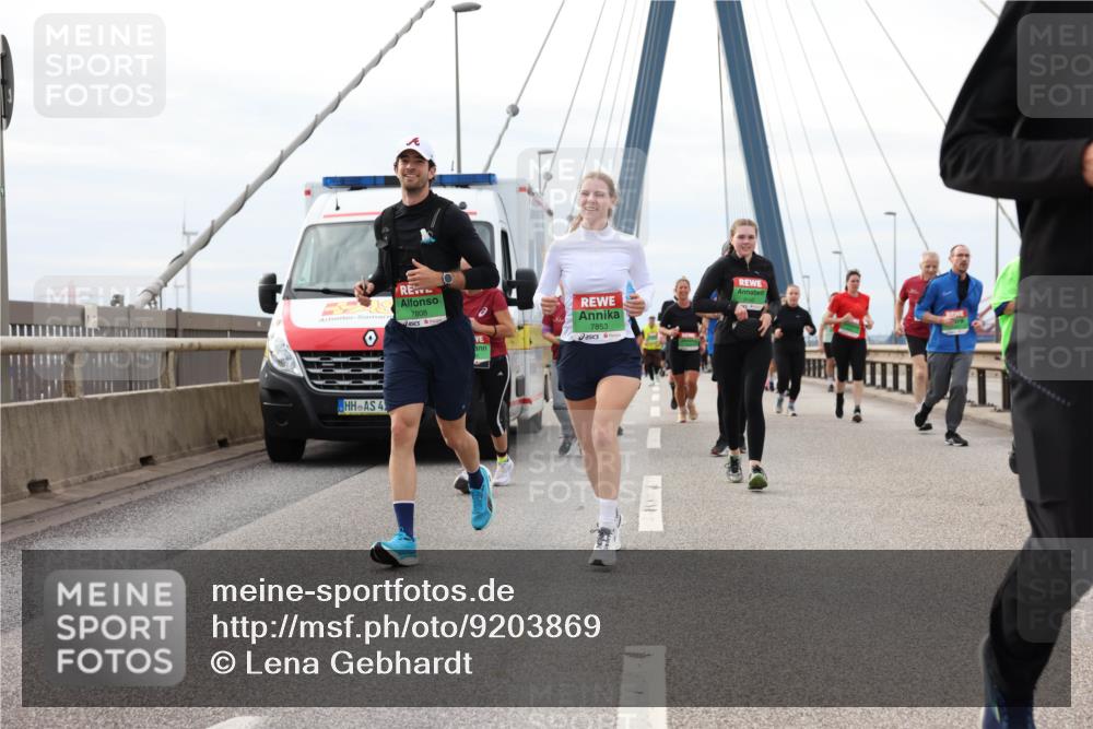 03.10.2025 - Köhlbrandbrückenlauf Lena Gebhardt http://msf.ph/oto/9203869 03.10.2025 15:54:45 Position 2 7808, 10, 4, 7853 meine-sportfotos.de