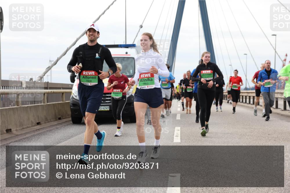 03.10.2025 - Köhlbrandbrückenlauf Lena Gebhardt http://msf.ph/oto/9203871 03.10.2025 15:54:45 Position 2 7808, 4249, 7853, 8440 meine-sportfotos.de