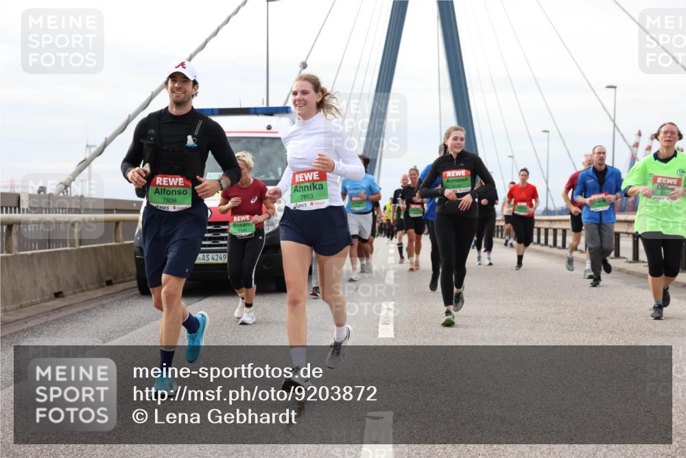03.10.2025 - Köhlbrandbrückenlauf Lena Gebhardt http://msf.ph/oto/9203872 03.10.2025 15:54:45 Position 2 7808, 42, 8, 4249, 7853, 9140 meine-sportfotos.de