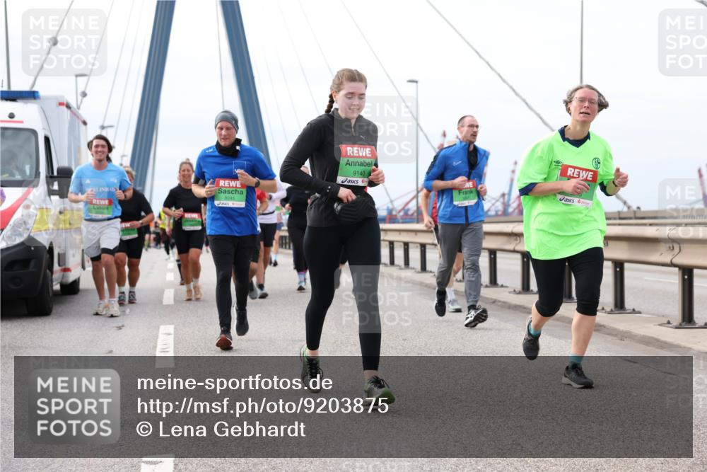 03.10.2025 - Köhlbrandbrückenlauf Lena Gebhardt http://msf.ph/oto/9203875 03.10.2025 15:54:46 Position 2 9245, 9140 meine-sportfotos.de