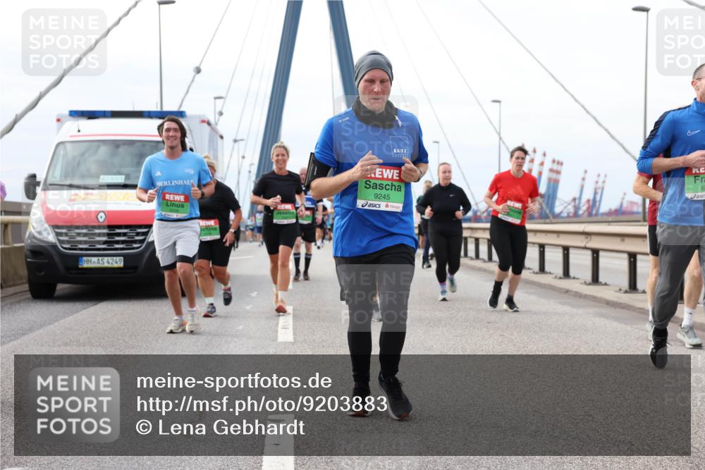 03.10.2025 - Köhlbrandbrückenlauf Lena Gebhardt http://msf.ph/oto/9203883 03.10.2025 15:54:48 Position 2 4249, 9245 meine-sportfotos.de