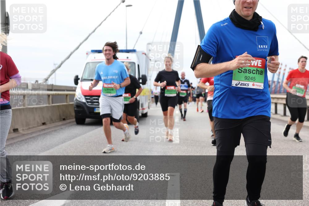 03.10.2025 - Köhlbrandbrückenlauf Lena Gebhardt http://msf.ph/oto/9203885 03.10.2025 15:54:49 Position 2 9245 meine-sportfotos.de