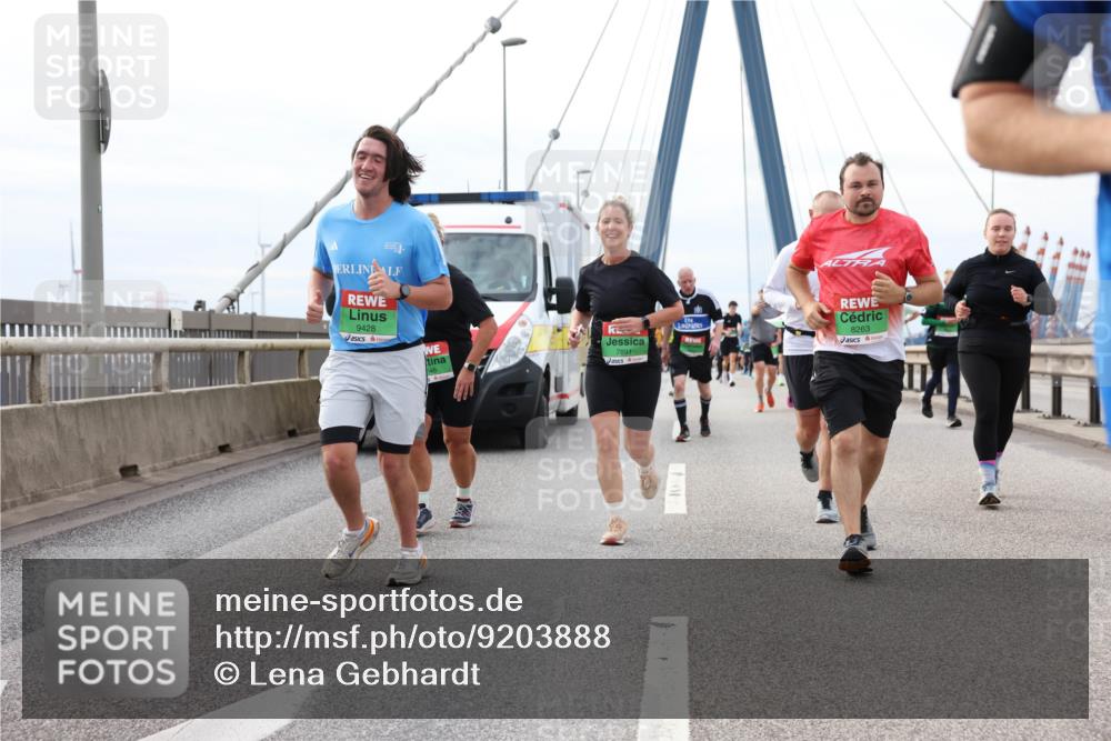 03.10.2025 - Köhlbrandbrückenlauf Lena Gebhardt http://msf.ph/oto/9203888 03.10.2025 15:54:49 Position 2 8263, 9428, 7891 meine-sportfotos.de