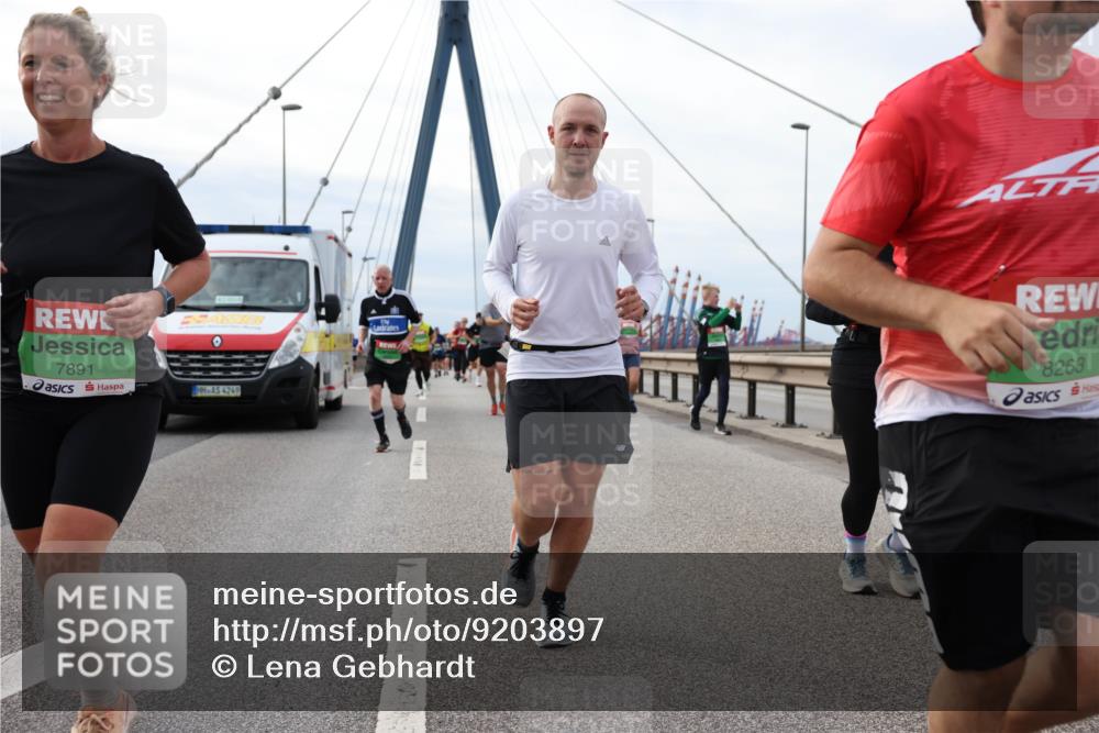 03.10.2025 - Köhlbrandbrückenlauf Lena Gebhardt http://msf.ph/oto/9203897 03.10.2025 15:54:51 Position 2 7891, 4249, 8263 meine-sportfotos.de