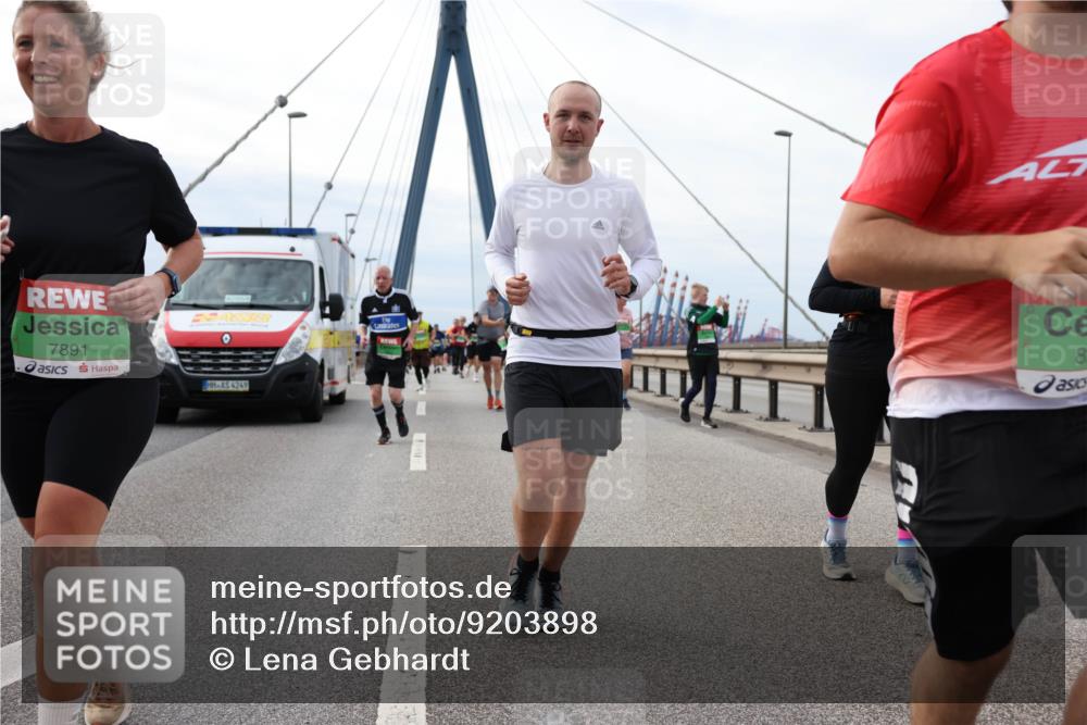 03.10.2025 - Köhlbrandbrückenlauf Lena Gebhardt http://msf.ph/oto/9203898 03.10.2025 15:54:51 Position 2 7891, 4249, 8 meine-sportfotos.de