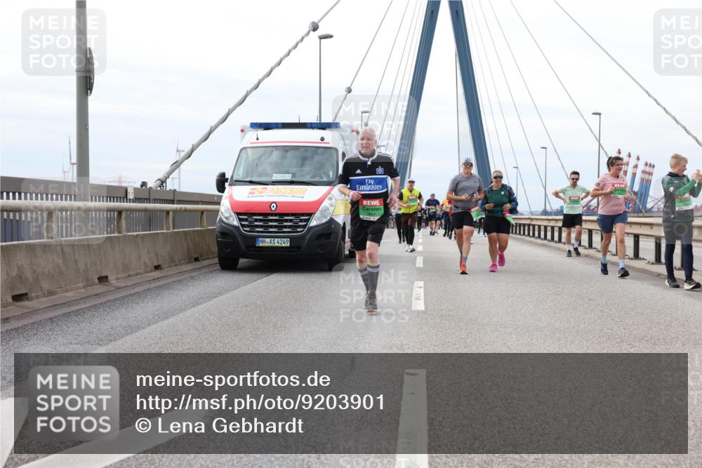 03.10.2025 - Köhlbrandbrückenlauf Lena Gebhardt http://msf.ph/oto/9203901 03.10.2025 15:54:52 Position 2 42, 85, 4, 4249, 844 meine-sportfotos.de
