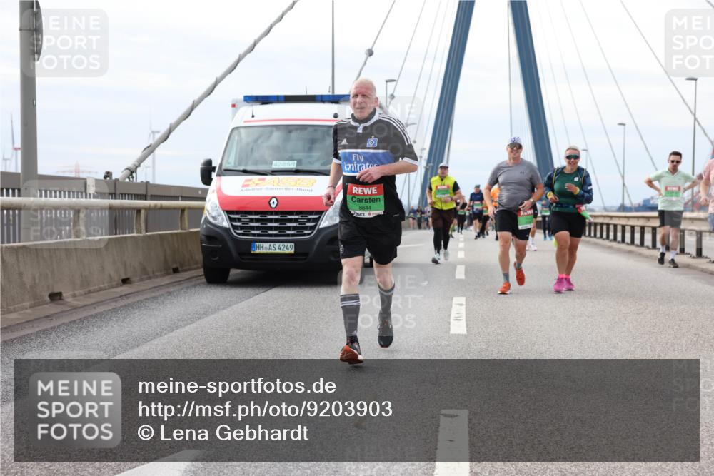 03.10.2025 - Köhlbrandbrückenlauf Lena Gebhardt http://msf.ph/oto/9203903 03.10.2025 15:54:52 Position 2 42, 85, 4, 8844, 4249 meine-sportfotos.de