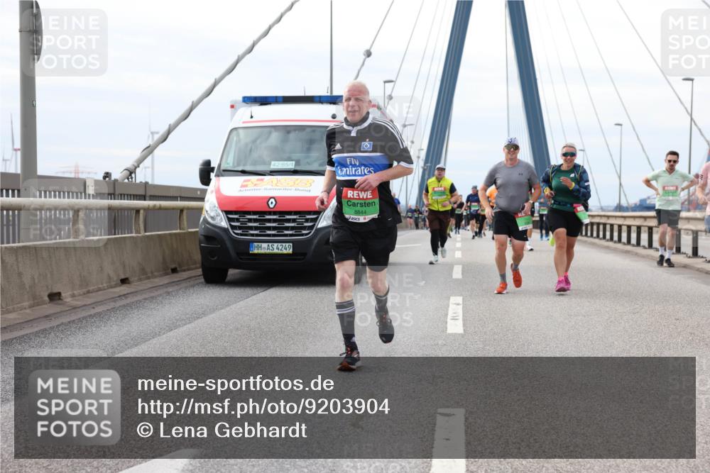 03.10.2025 - Köhlbrandbrückenlauf Lena Gebhardt http://msf.ph/oto/9203904 03.10.2025 15:54:52 Position 2 42, 85, 4, 4249, 8844 meine-sportfotos.de