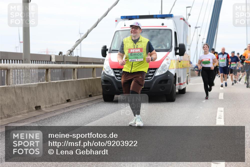 03.10.2025 - Köhlbrandbrückenlauf Lena Gebhardt http://msf.ph/oto/9203922 03.10.2025 15:54:56 Position 2 9, 7362 meine-sportfotos.de