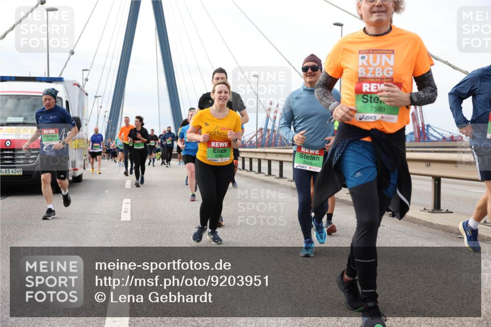 03.10.2025 - Köhlbrandbrückenlauf Lena Gebhardt http://msf.ph/oto/9203951 03.10.2025 15:55:03 Position 2 42, 85, 7462, 4249, 8790, 8306, 7589 meine-sportfotos.de