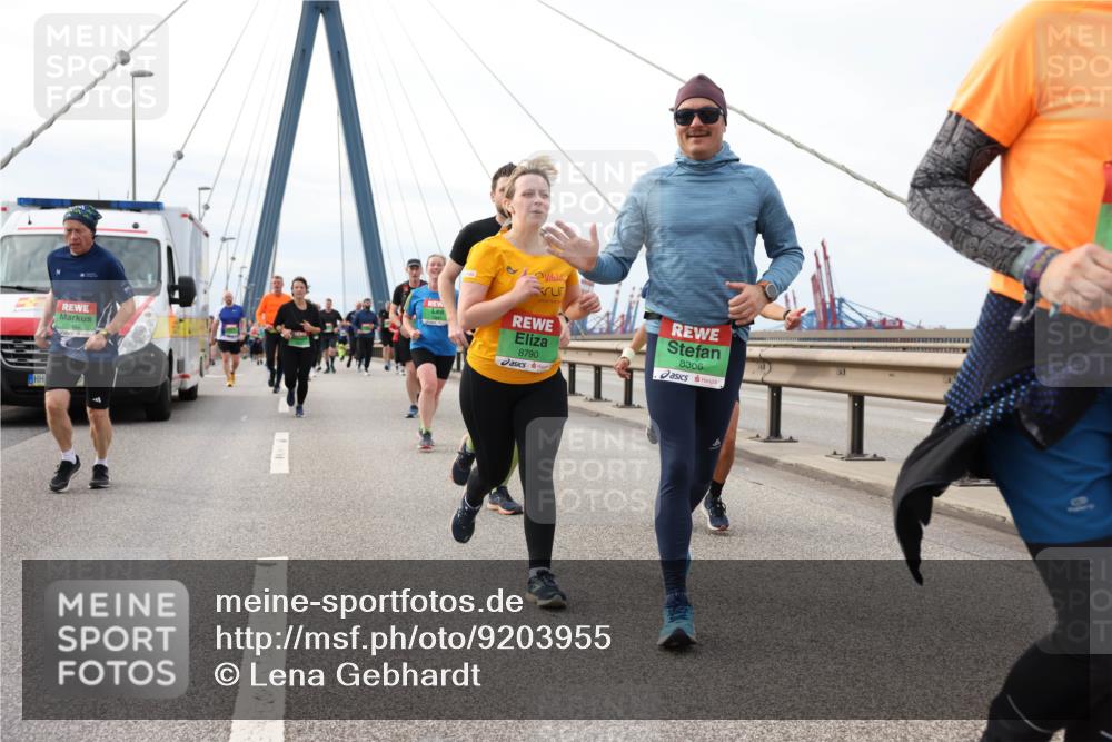 03.10.2025 - Köhlbrandbrückenlauf Lena Gebhardt http://msf.ph/oto/9203955 03.10.2025 15:55:04 Position 2 8790, 8306 meine-sportfotos.de