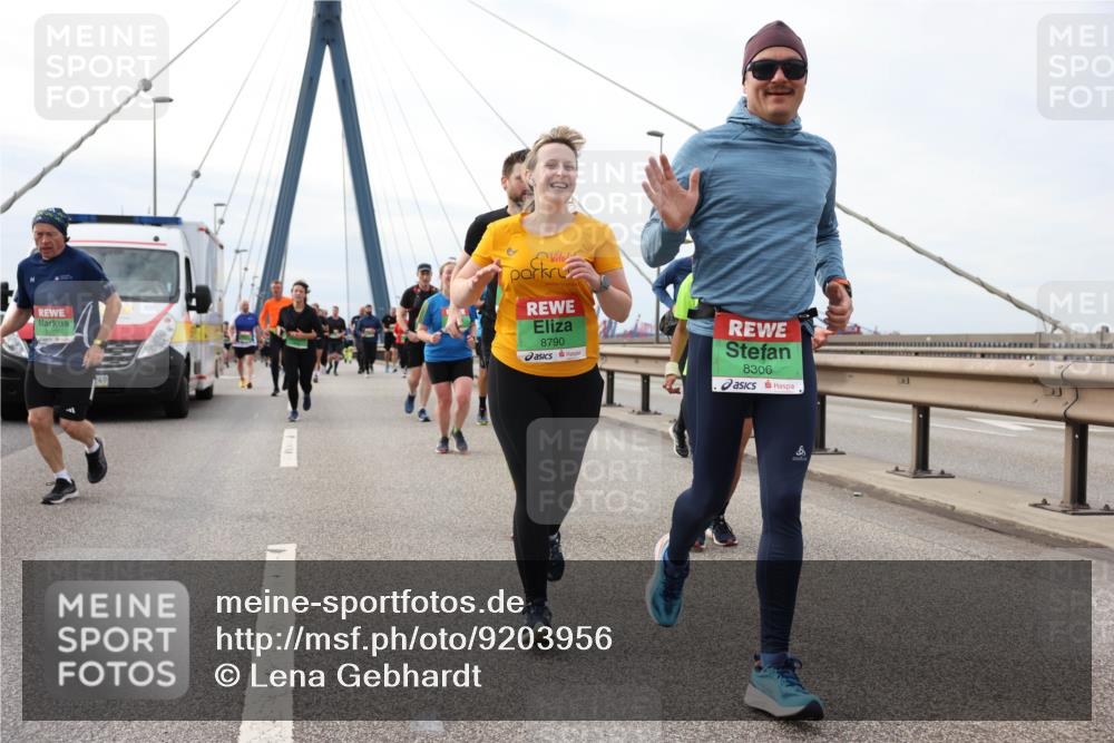 03.10.2025 - Köhlbrandbrückenlauf Lena Gebhardt http://msf.ph/oto/9203956 03.10.2025 15:55:04 Position 2 8790, 8306 meine-sportfotos.de