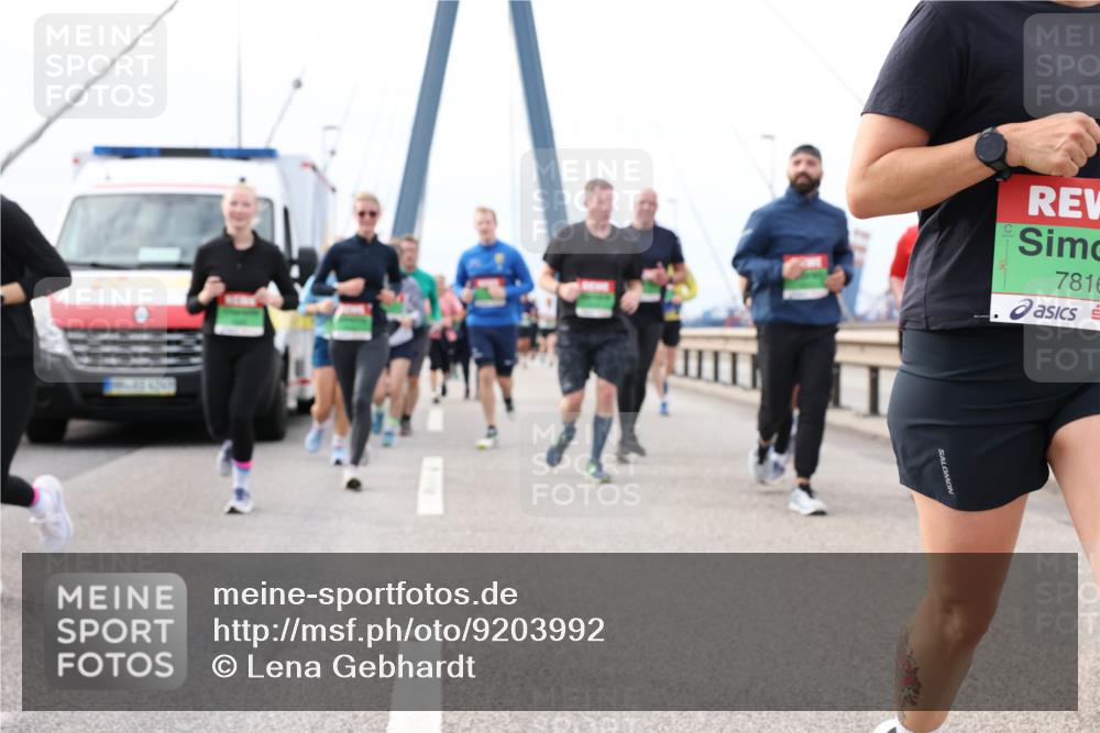 03.10.2025 - Köhlbrandbrückenlauf Lena Gebhardt http://msf.ph/oto/9203992 03.10.2025 15:55:11 Position 2 7816 meine-sportfotos.de